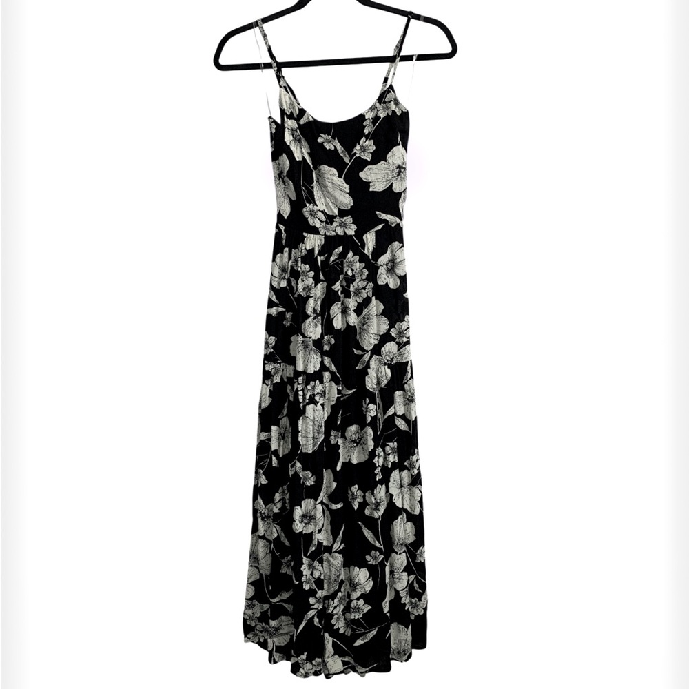 Timing Tropical Floral Print Maxi Dress
